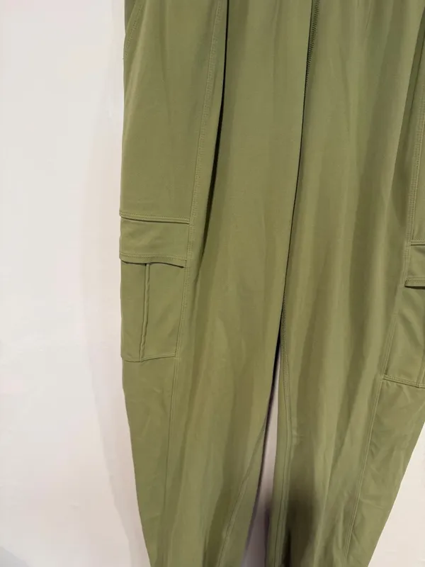 Green‎ Athleta Salutation cargo joggers - Image 2