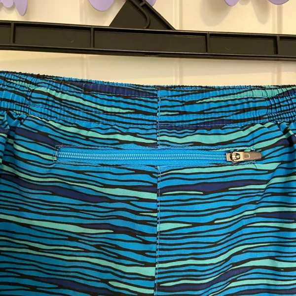 NWOT | Nike women’s blue print running‎ active shorts — small - Image 5