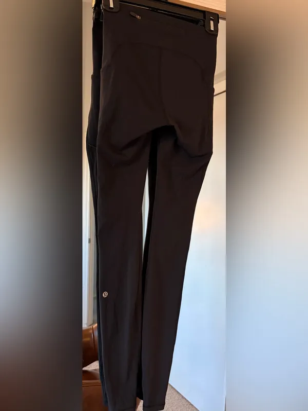 Lululemon Women’s 4 Long Speed Up Tight Full-On Like New 30" Leggings - Image 3