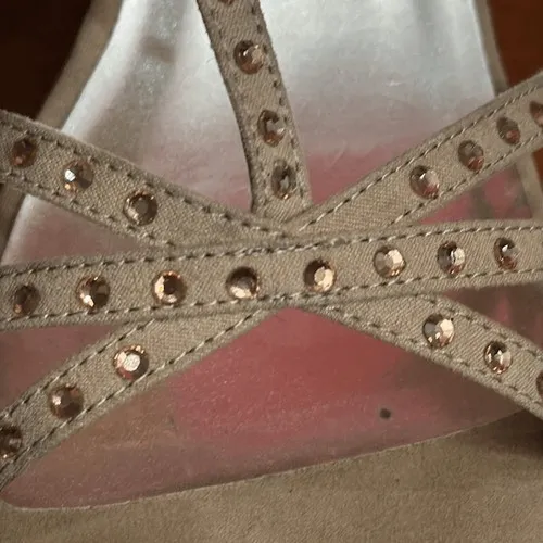 Badgley Mischka Wedge Sandals Womens Tan‎ Suede Rhinestone Strappy Cage 5M - Image 12