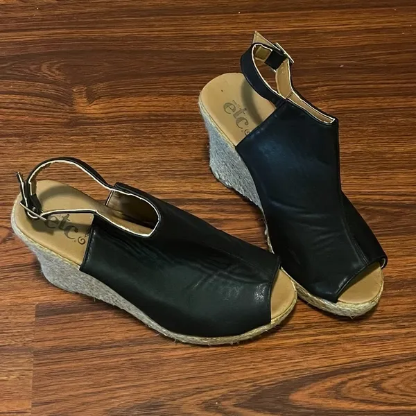 Rue21 ETC! Black Faux Leather Peep Toe Platform Wedge Sandals Size 6/7 - Image 6