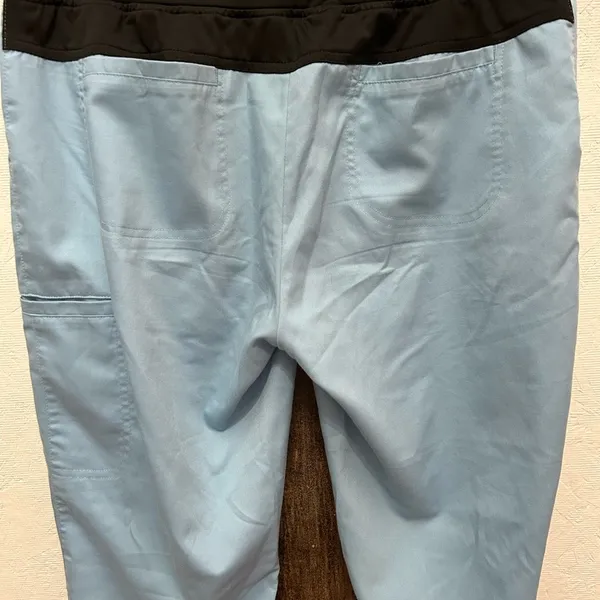 Grey’s Anatomy Mia mid-rise scrub pants in blue - Image 9