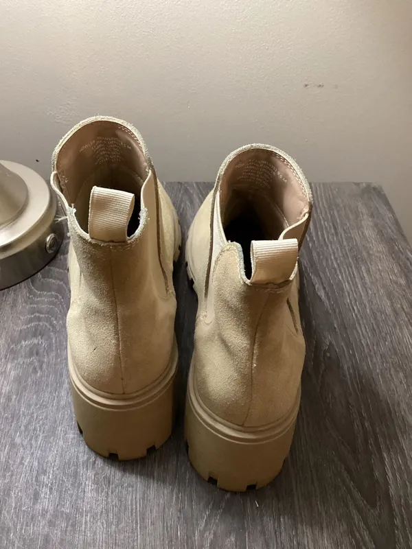 Steve Madden Howler Suede Lug Sole Chelsea Ankle Booties Taupe Size 9.5 - Image 3