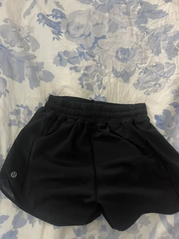Lululemon Hotty Hot Shorts - Image 4