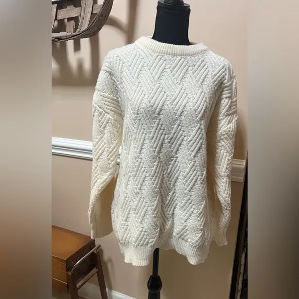 Aelfric Eden Vintage Oversized Cable Knit Sweater - Image 2