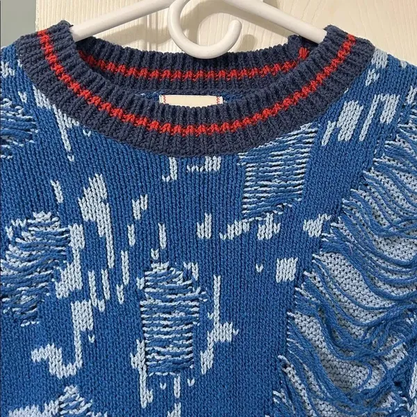 BCBG Blue Crewneck Pullover Style Distressed Sweater(Size. Medium) - Image 4
