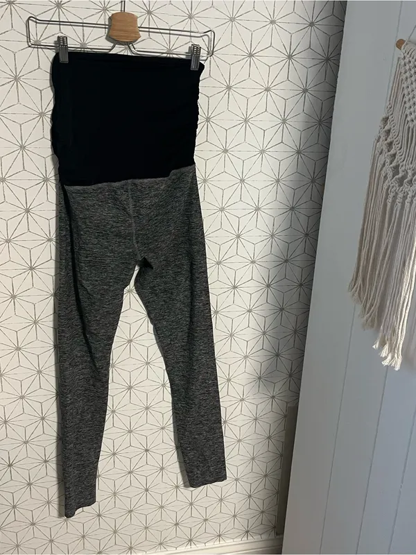 Beyond Yoga Charcoal Spacedye Maternity Legging Gray Size M - Image 2
