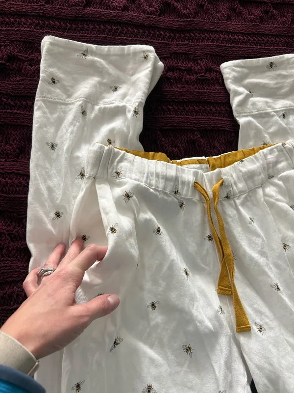 {SOPHIE ALLPORT} White Bee Print Cotton Pajama Pants - Image 6