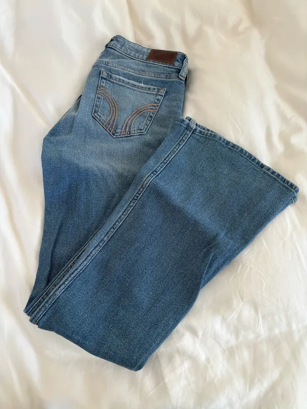 Hollister Low-Rise Flare Jeans - Image 2