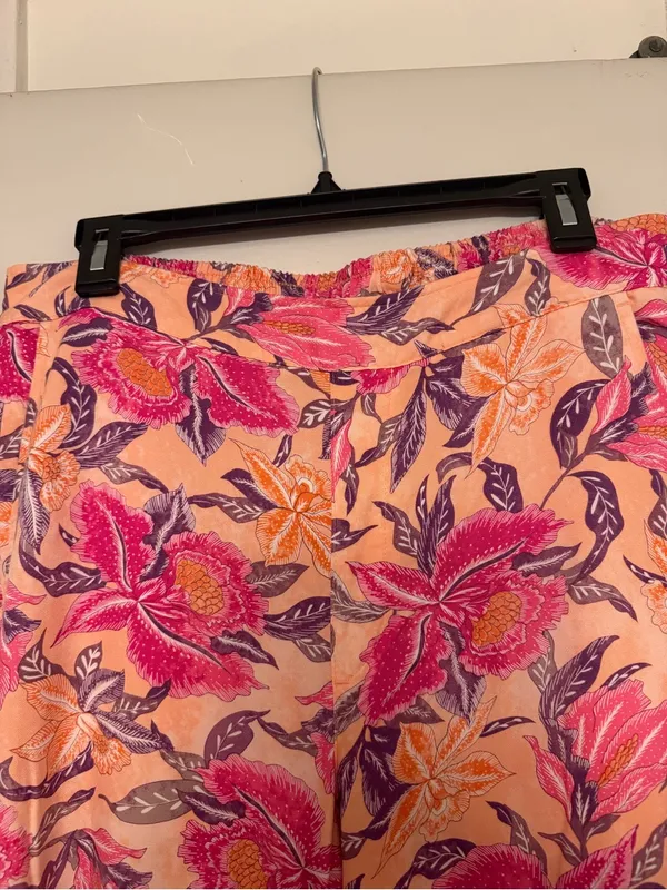Old Navy Peach Floral Wide-Leg Pants with Pink and Purple Blooms🌸 - Image 5