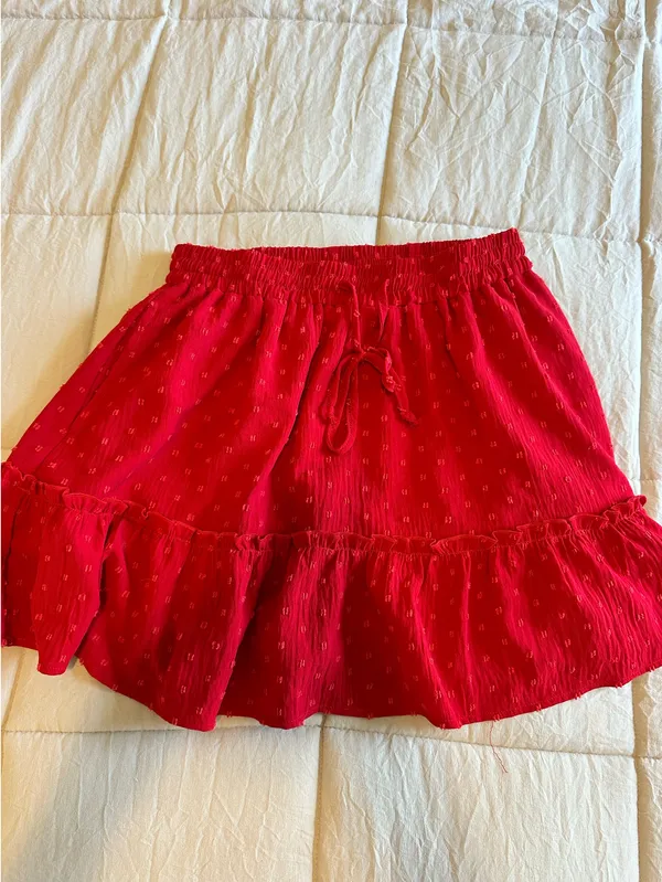 Amazon Red Skirt with Shorts - Image 2