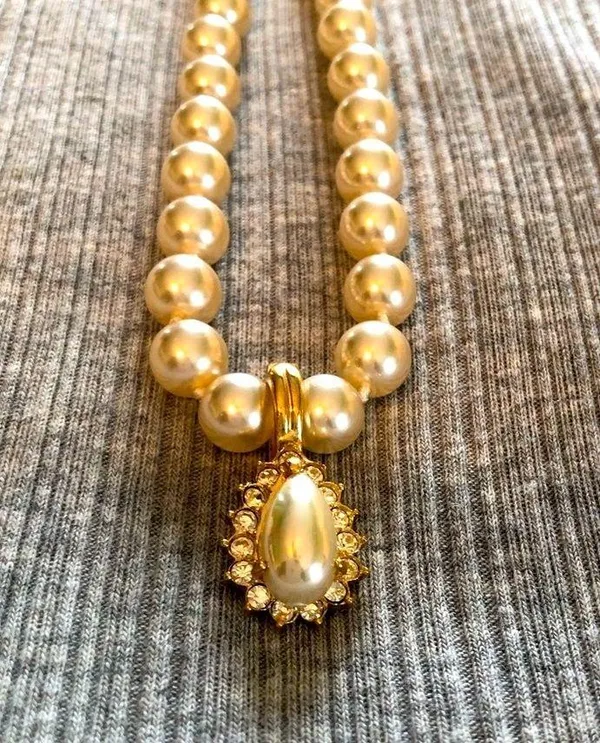 Costume jewelry- 18” Pearl necklace and earrings with rhinestones. - Image 4