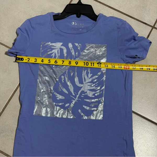 Guess Women Blue Graphic T-Shirt Silver Leaf‎ Design size M - Image 6