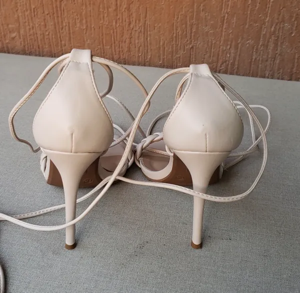 Fioni Laced Heels, Size 7.5 - Image 10