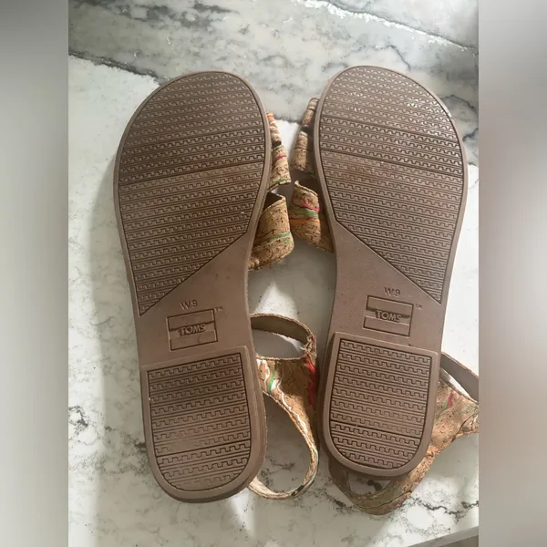 Toms Size 9 Zoe Cork Paint Splattered Flat Sandals Multi Color Ankle Strap - Image 3