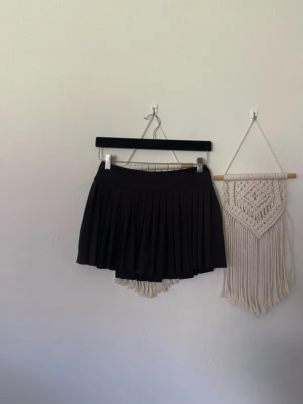 Garage Tessa Tennis Skort Pleated Black - Image 2