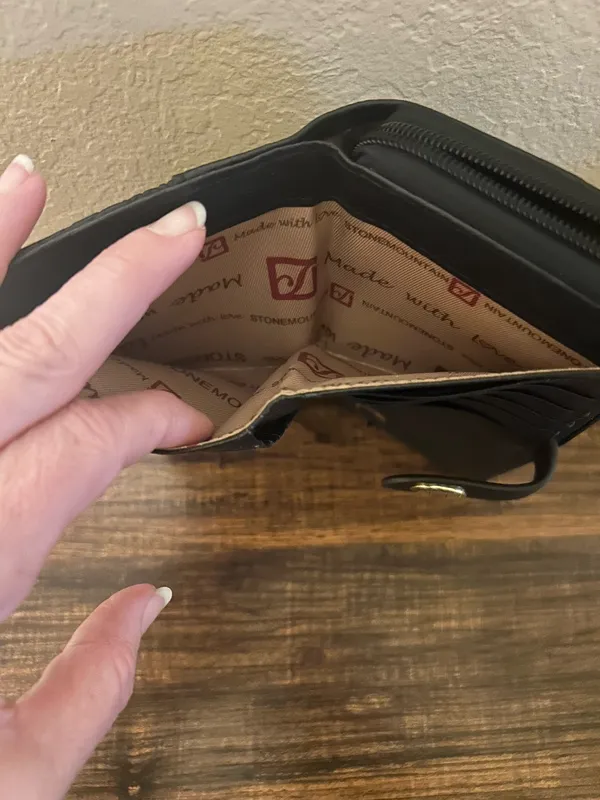 Stone Mountain Black Wallet - Image 6