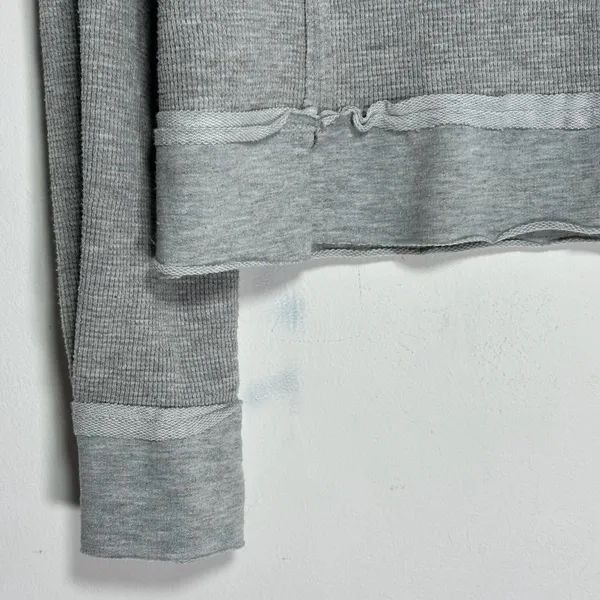 Unbranded Gray Thermal Waffle‎ Knit Cutout Neck Pullover Top Raw Hem - Image 5