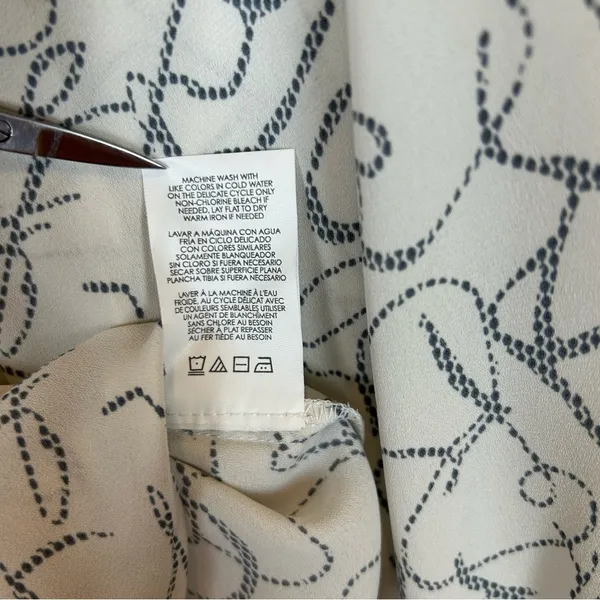Cabi 4232 Women White Blue Abstract Scribble Ruffle‎ Collar Button Blouse Large - Image 5