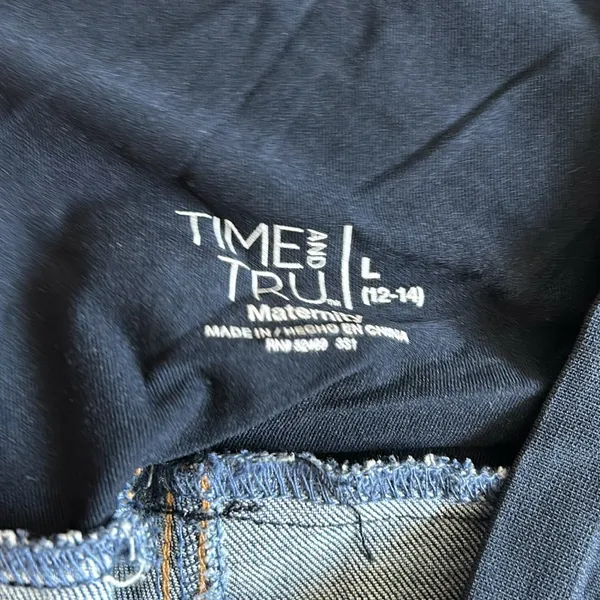 Time and true maternity stretchy shorts Size undefined - Image 2