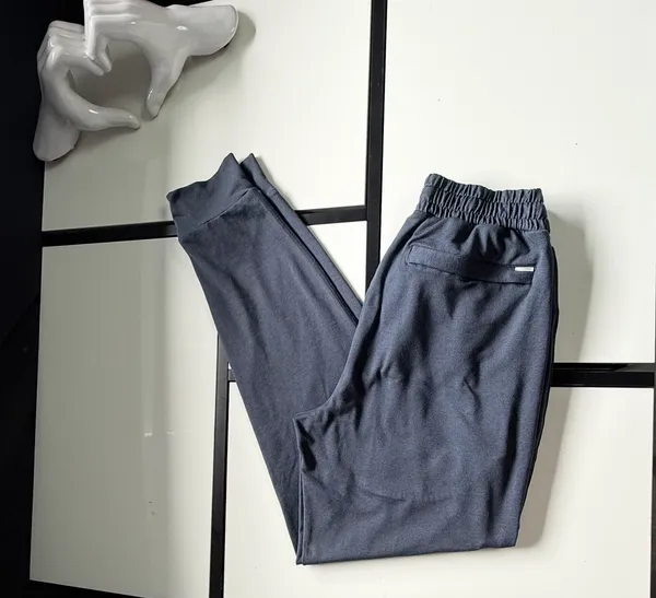 Vuori Men's Performance Joggers - Size Small - Image 6
