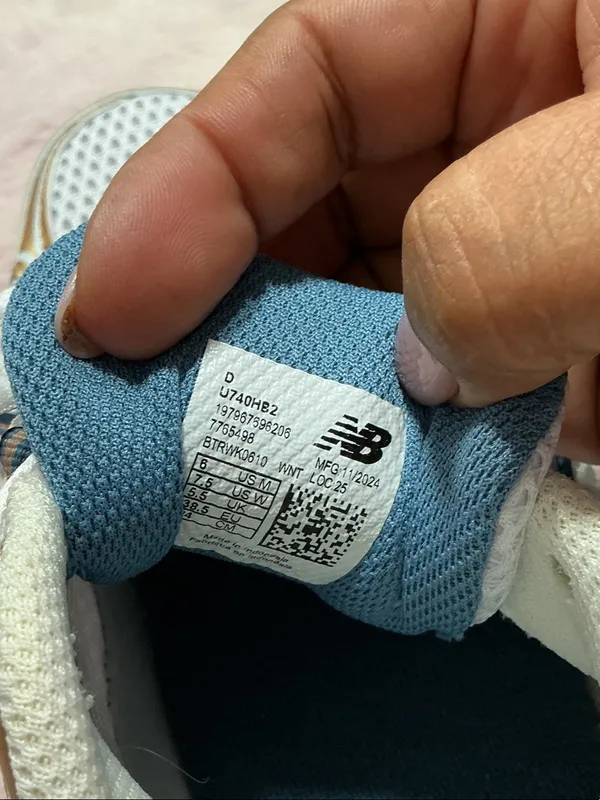 New Balance White Sneakers with Gold and Blue Accents 153 - Image 9