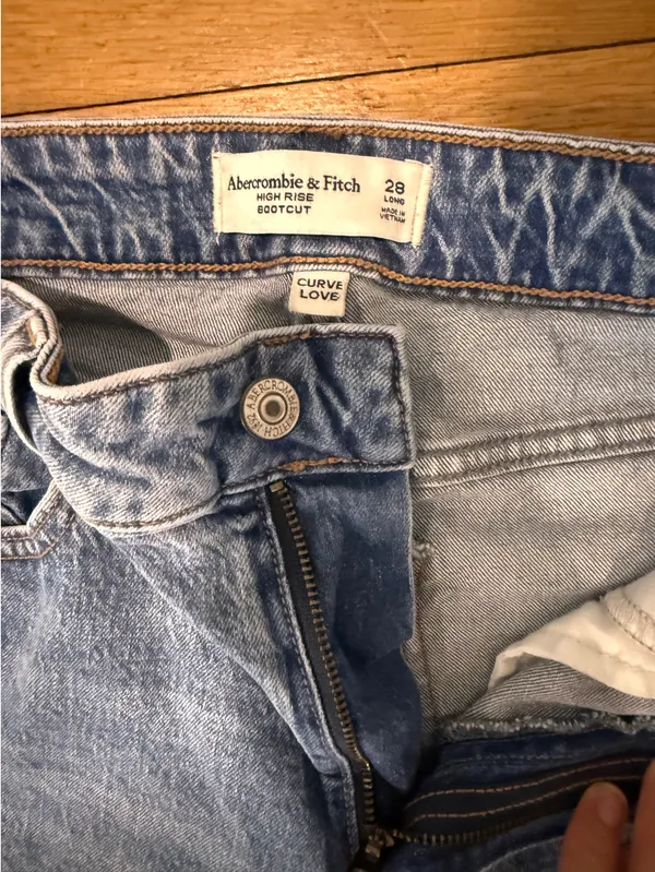 Abercrombie High-Rise Bootcut Jeans - Image 2