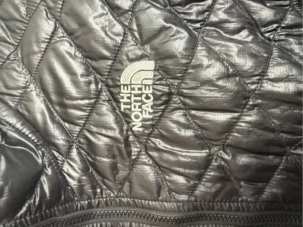 The North Face Black Quilted Vest - Image 3