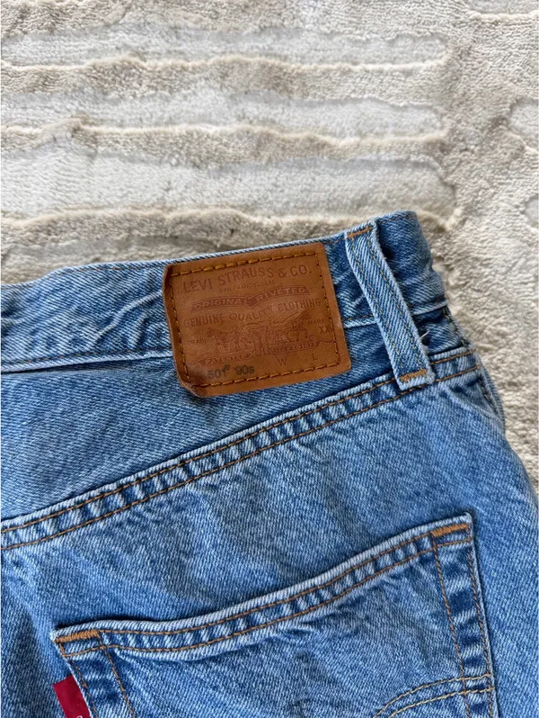 Levi’s Blue Jeans 505 Straight Leg Women’s 25 Waist / 30 Length - Image 8
