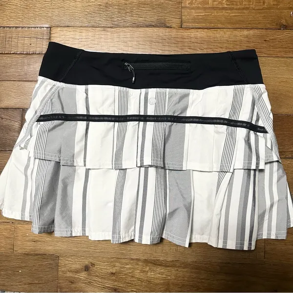 LULULEMON Pace Setter Skirt Spandex Shorts Black White Gray Vertical Stripe 6 - Image 2