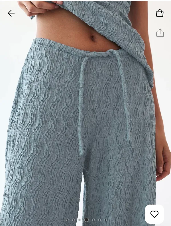 Flowing pants with an elastic waistband and textured - Image 4