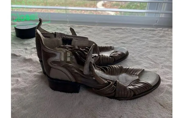 Freebird By Steven Arrow Women's Brown Leather Sandals Size 9 - Image 3