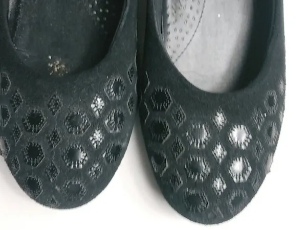 Classique 8.5 Black Suede Low Kitten Heels Slip On Shoes - Image 4
