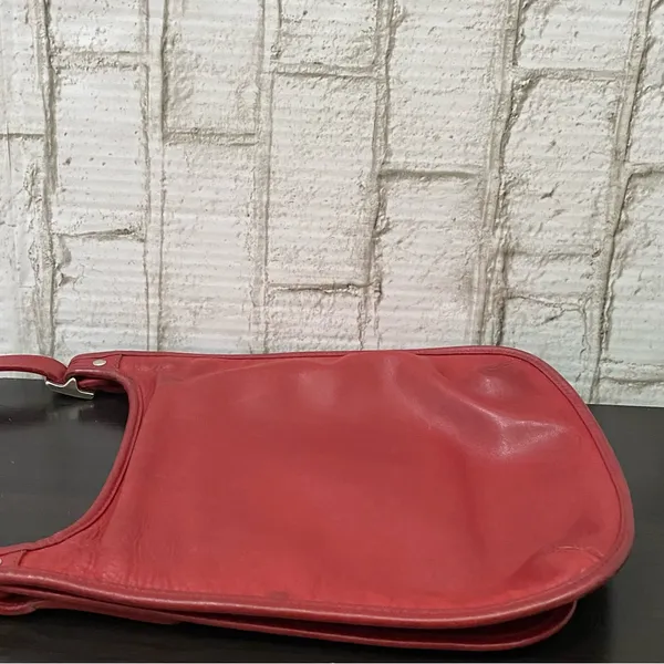 Vintage COACH 9131 Legacy Saddle Red Leather Flat Crossbody Shoulder Bag - Image 7