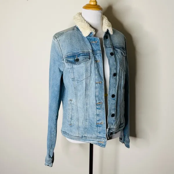 Universal Thread Denim Jacket with Partial Sherpa Lining - Image 3