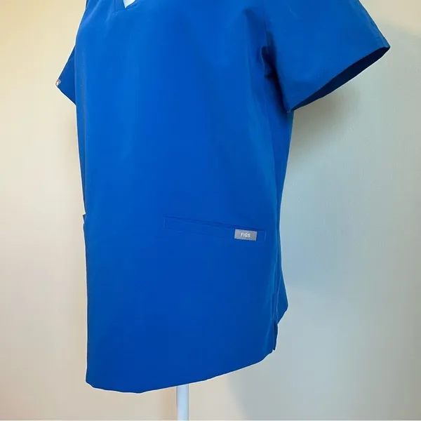 FIGS Technical Collection Casma Scrub Top in Blue Size Medium - Image 2