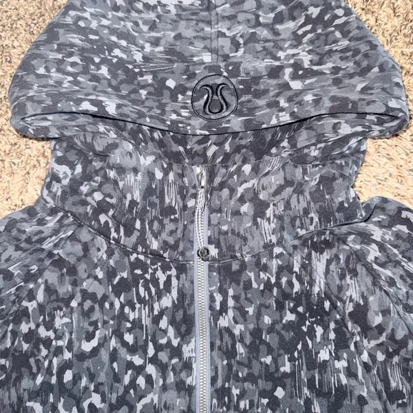 Lululemon Scuba Full-Zip - Image 2