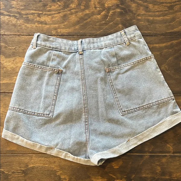 Cloud Ten Stud-Trim Light Blue Denim High-Rise Shorts - Image 2