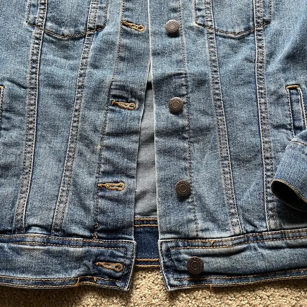 Old Navy Women’s Jean Jacket - Image 4