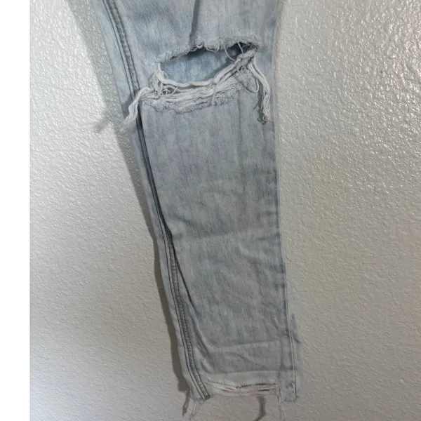 American Eagle Outfitters Women's Size 00 Distressed Light Wash Mom Jeans - Image 3