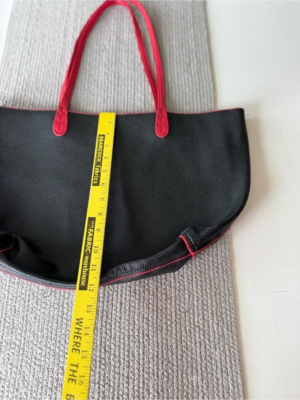 Source Unknown Black Red Pebbled Vegan Leather Large Tote Bag - Image 7