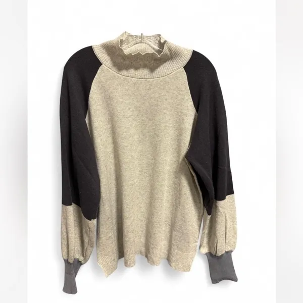 Mystree Gray and Navy Sweater - Image 5