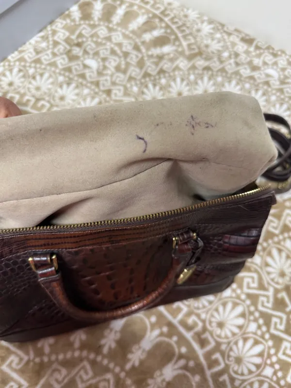 Brahmin Pecan Melbourne Crocodile Embossed Leather Bag with detachable Strap - Image 12