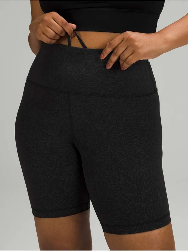 LULULEMON Wunder Train High Rise Short 8" in Crunch Black Sz. 4 - Image 3