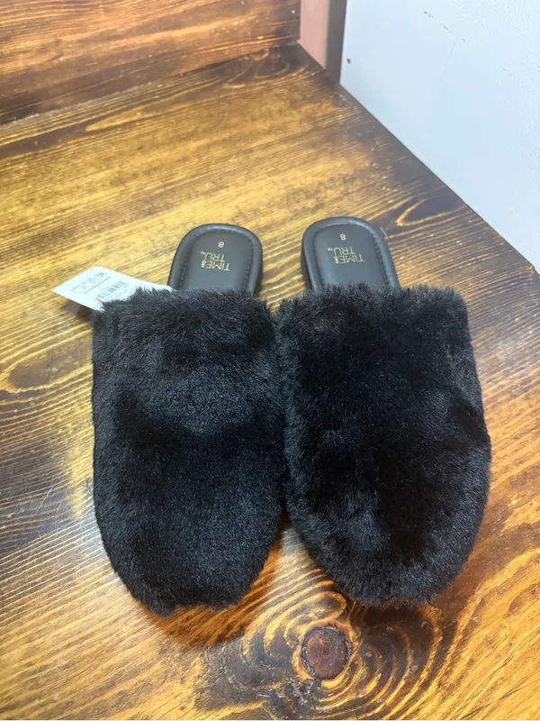 Time and tru black fur mules size 8 - Image 2