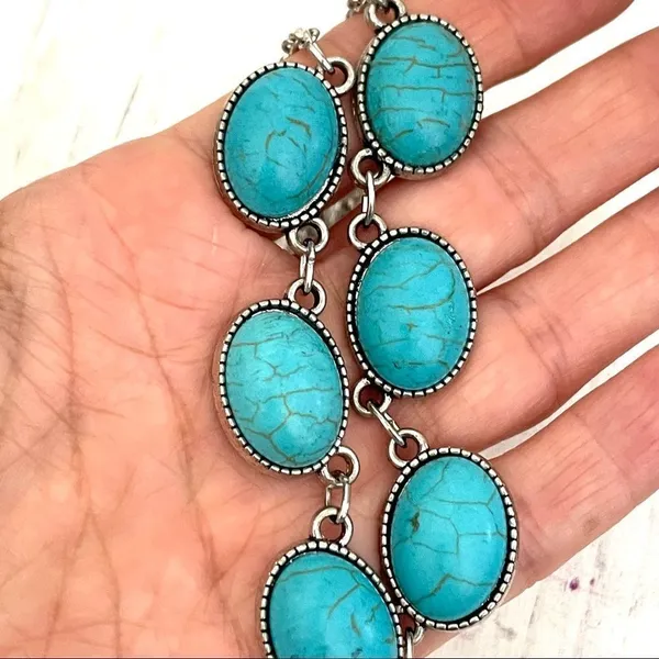Turquoise and silver tone necklace - Image 4