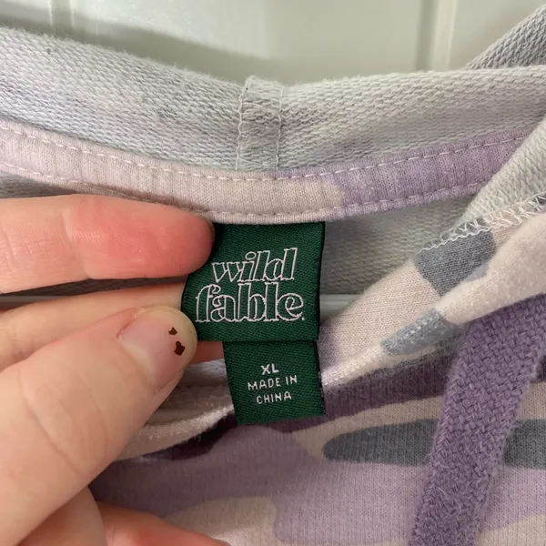 EUC Wild Fable women’s pink purple‎ cropped camouflage pullover hoodie shirt XL - Image 3