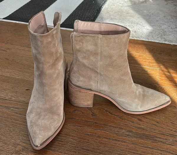 Steve Madden suede booties.Size 8, color grey/ clay. Excellent condition. - Image 2