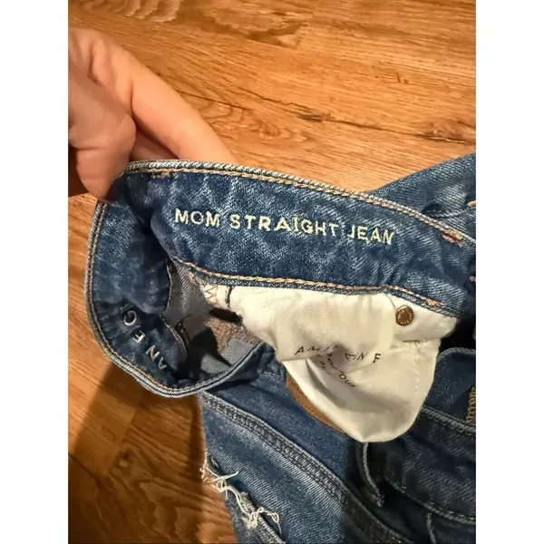 American eagle mom straight Jean distressed knee size 4 - Image 6