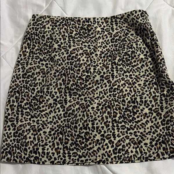 SheIn Leopard Print Mini Skirt Y2K Animal Print Bodycon Skirt Size Small - Image 5